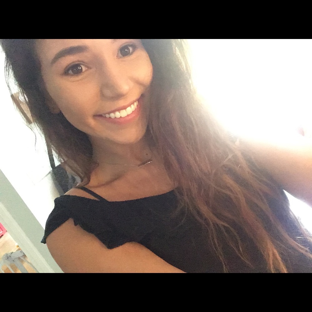 Meet your Posher, Cassandra